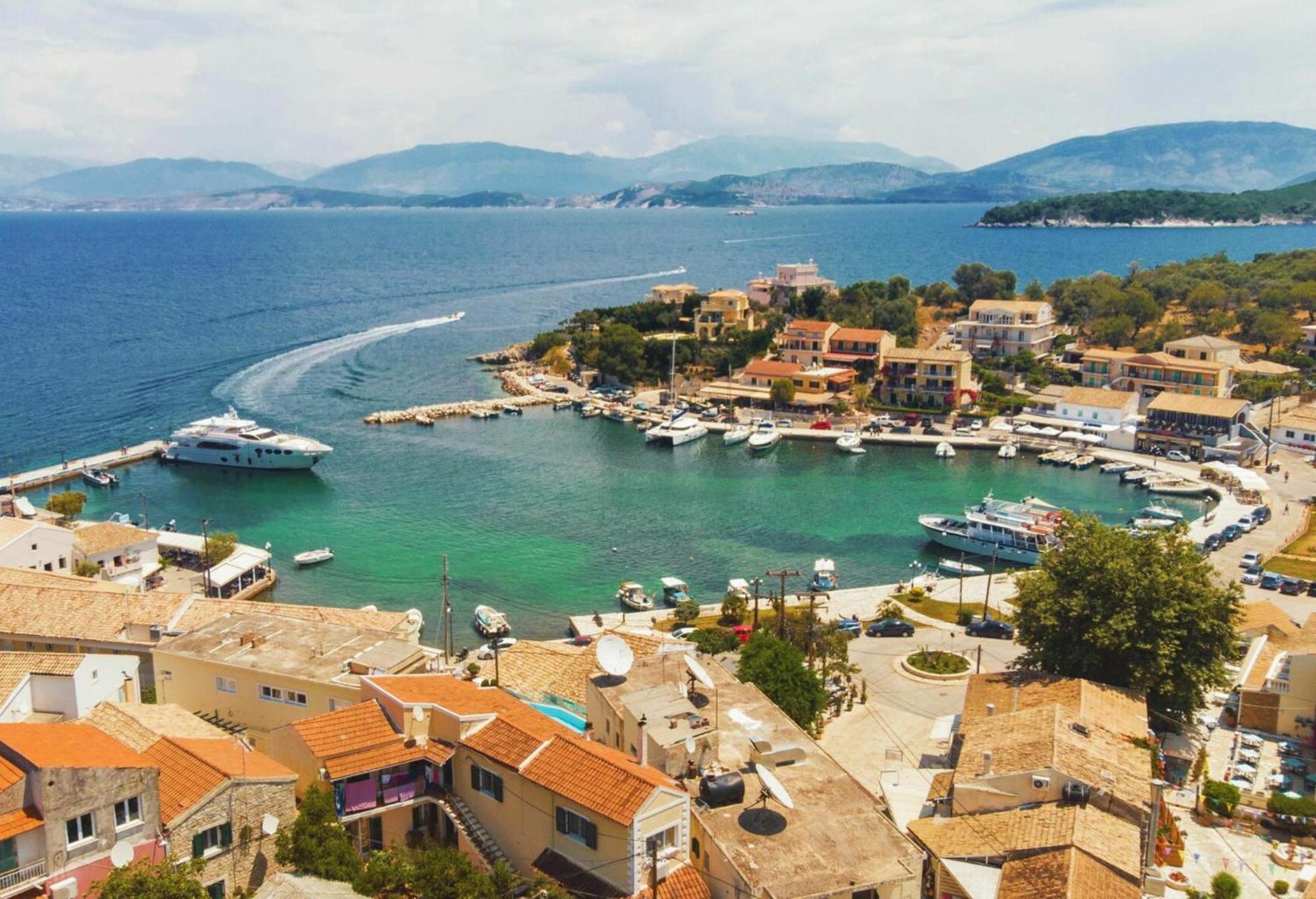 Kassiopi Piazza Suites Exteriör bild