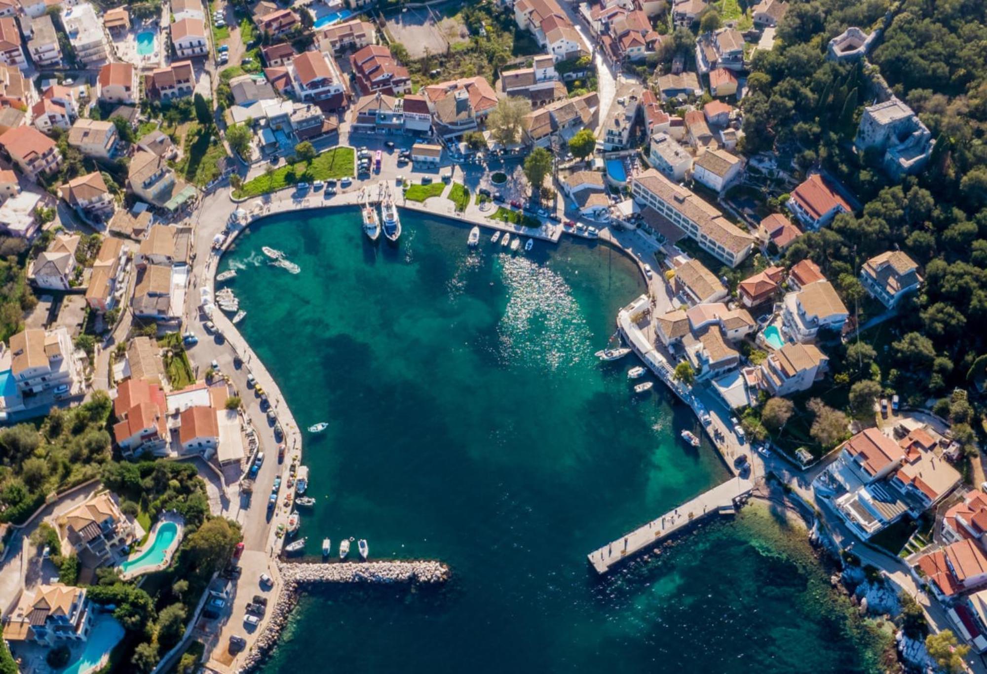 Kassiopi Piazza Suites Exteriör bild